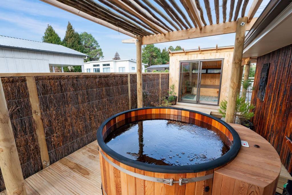 The Purple House - Ohakune Home With Spa Pool Exteriör bild