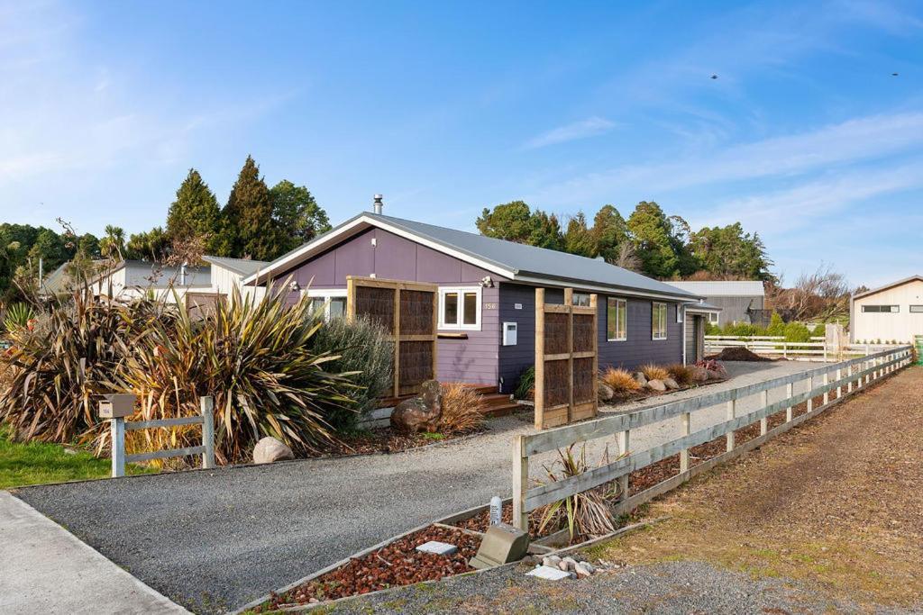 The Purple House - Ohakune Home With Spa Pool Exteriör bild