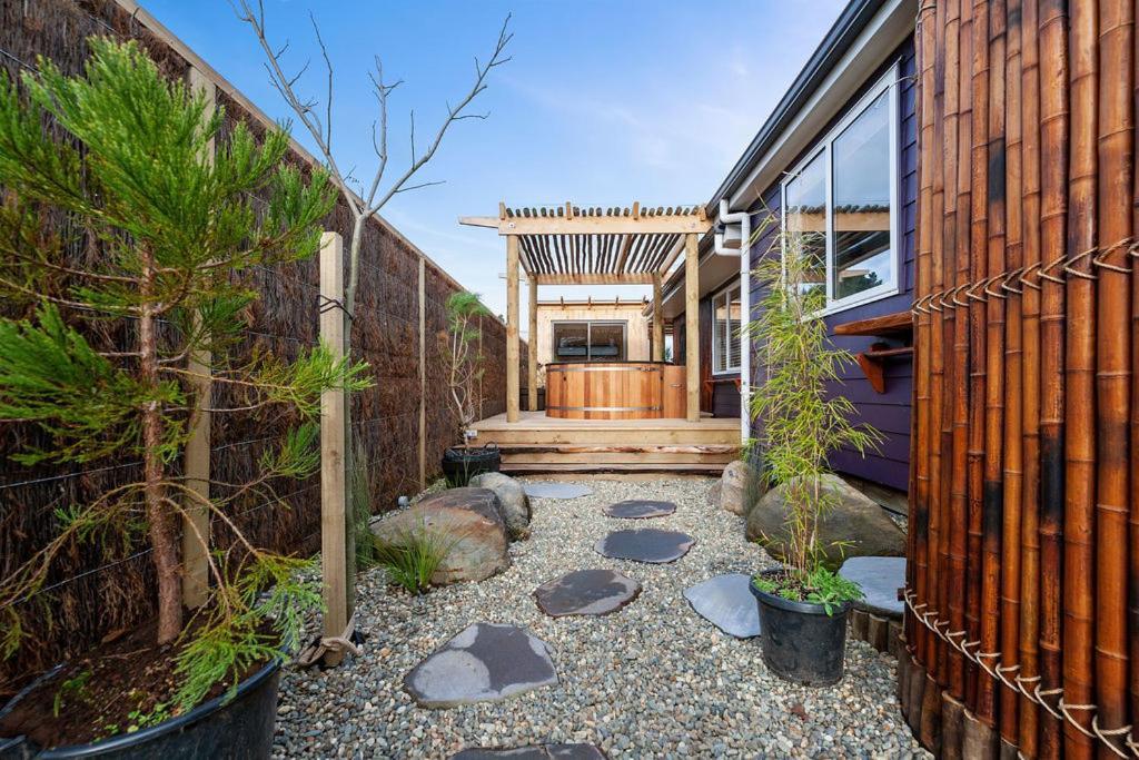The Purple House - Ohakune Home With Spa Pool Exteriör bild